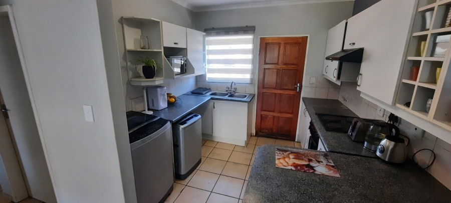 2 Bedroom Property for Sale in Little Falls Gauteng