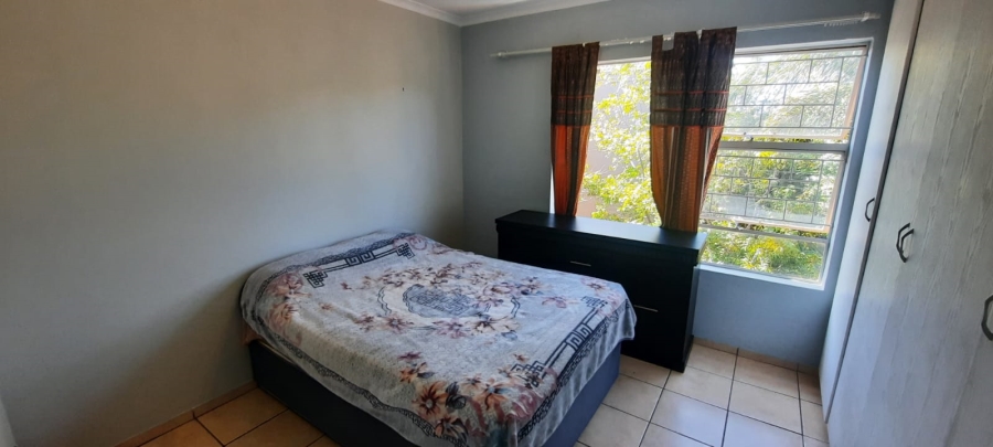 2 Bedroom Property for Sale in Little Falls Gauteng