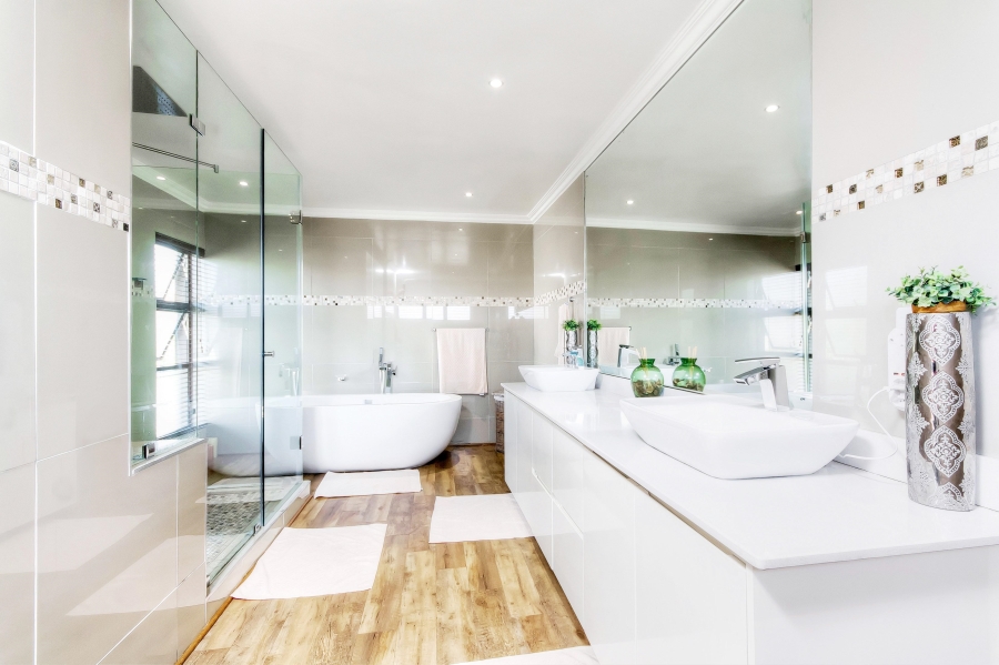 5 Bedroom Property for Sale in Kyalami Gauteng