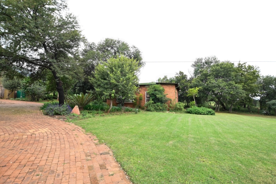 6 Bedroom Property for Sale in Kameeldrift West Gauteng