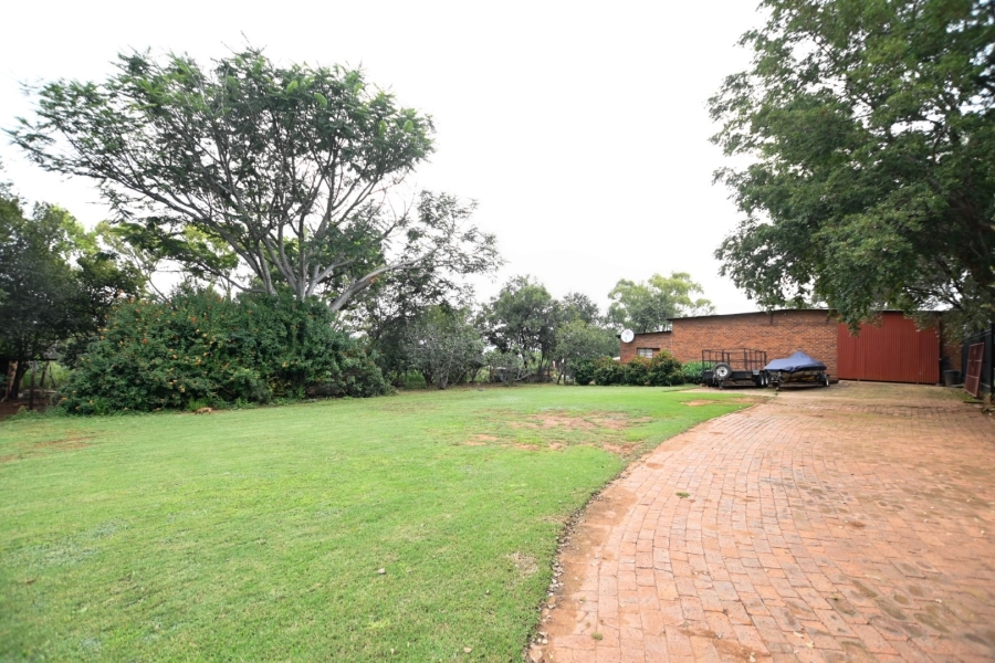6 Bedroom Property for Sale in Kameeldrift West Gauteng
