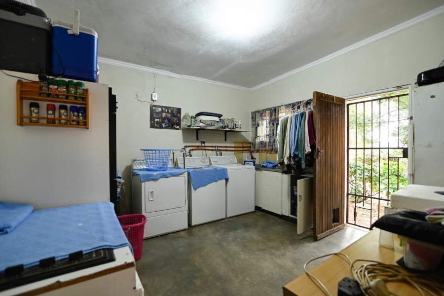 6 Bedroom Property for Sale in Kameeldrift West Gauteng