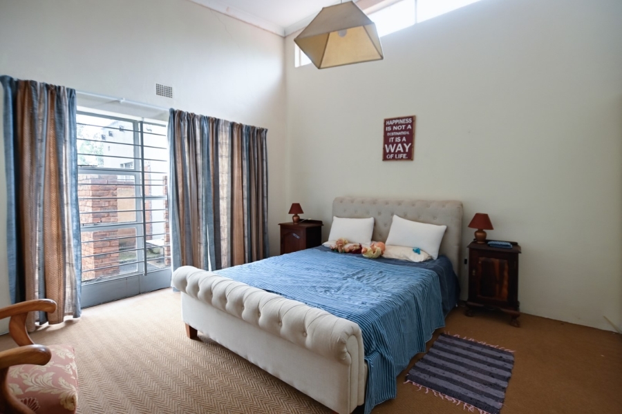 6 Bedroom Property for Sale in Kameeldrift West Gauteng