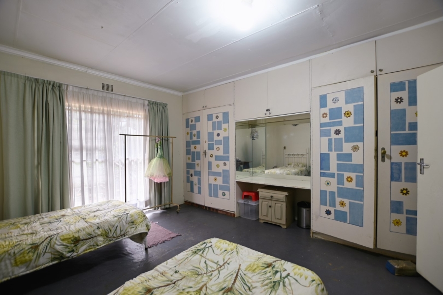 6 Bedroom Property for Sale in Kameeldrift West Gauteng