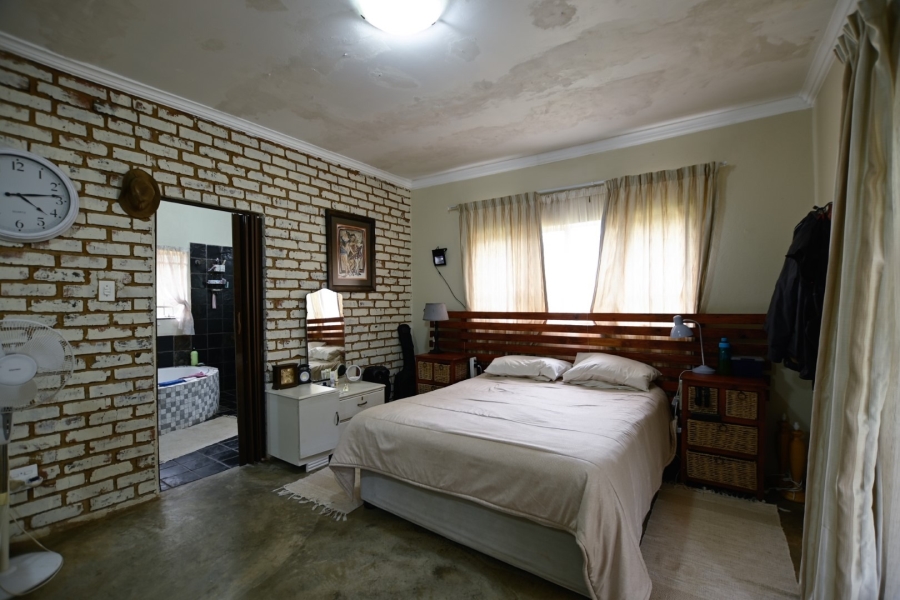 6 Bedroom Property for Sale in Kameeldrift West Gauteng