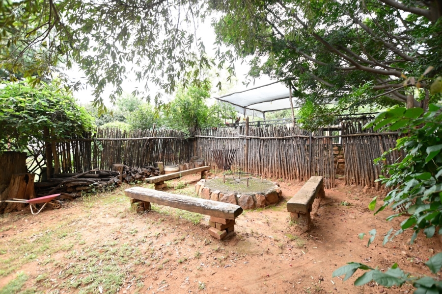 6 Bedroom Property for Sale in Kameeldrift West Gauteng