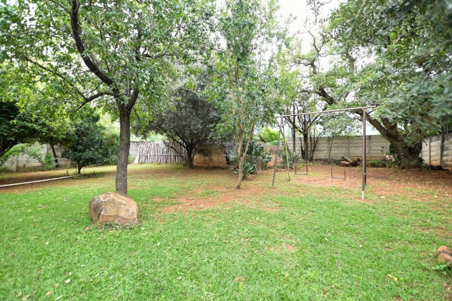6 Bedroom Property for Sale in Kameeldrift West Gauteng