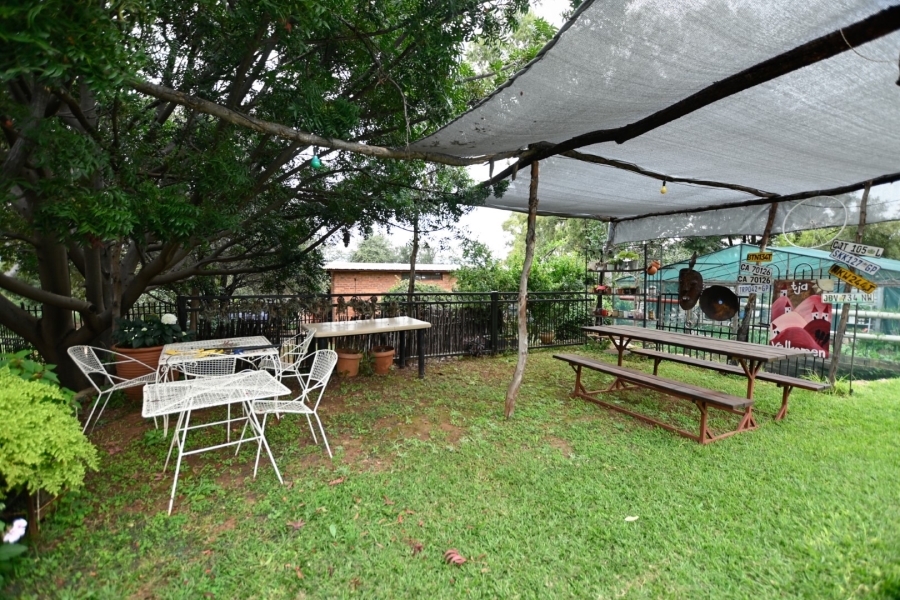 6 Bedroom Property for Sale in Kameeldrift West Gauteng