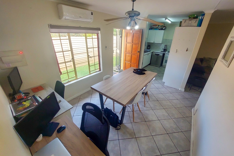 2 Bedroom Property for Sale in Rooihuiskraal North Gauteng