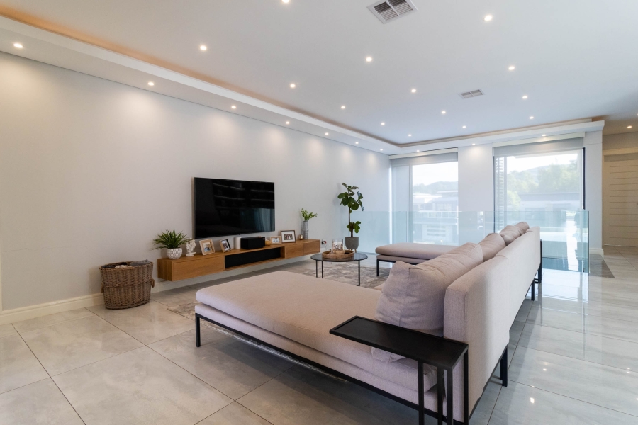 5 Bedroom Property for Sale in Eye of Africa Gauteng
