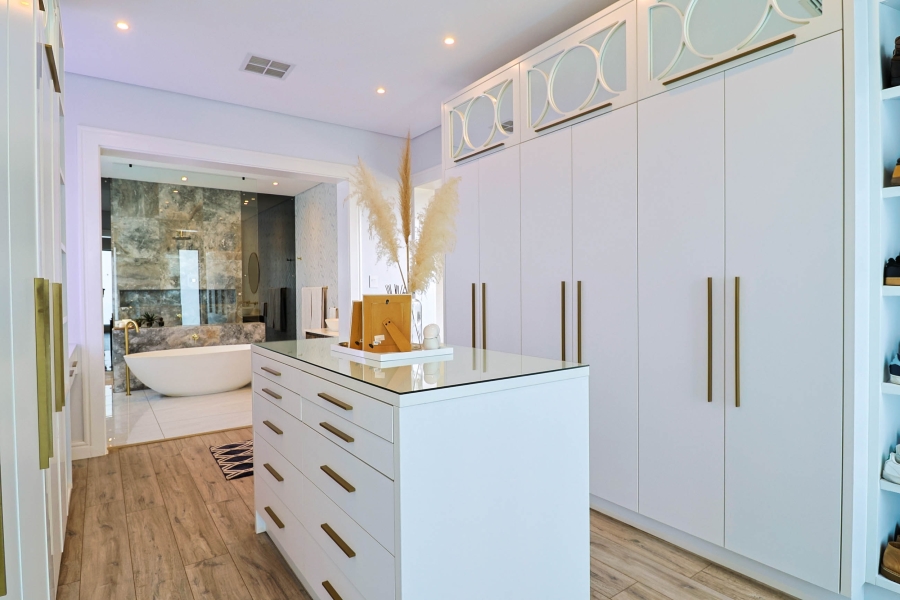 5 Bedroom Property for Sale in Eye of Africa Gauteng