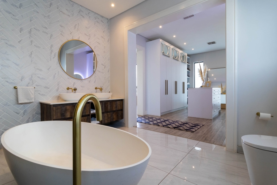5 Bedroom Property for Sale in Eye of Africa Gauteng