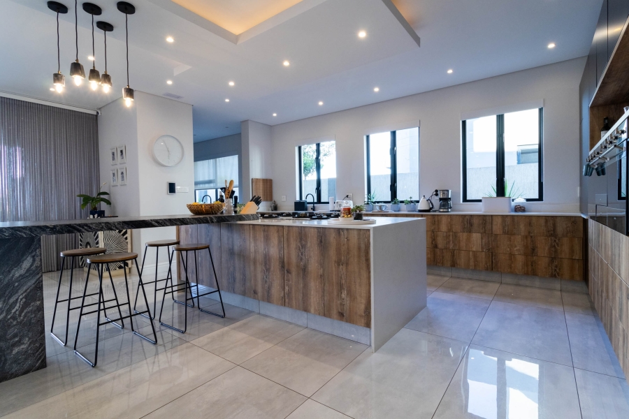 5 Bedroom Property for Sale in Eye of Africa Gauteng