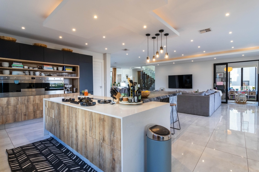 5 Bedroom Property for Sale in Eye of Africa Gauteng