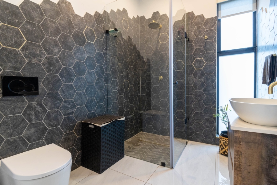 5 Bedroom Property for Sale in Eye of Africa Gauteng