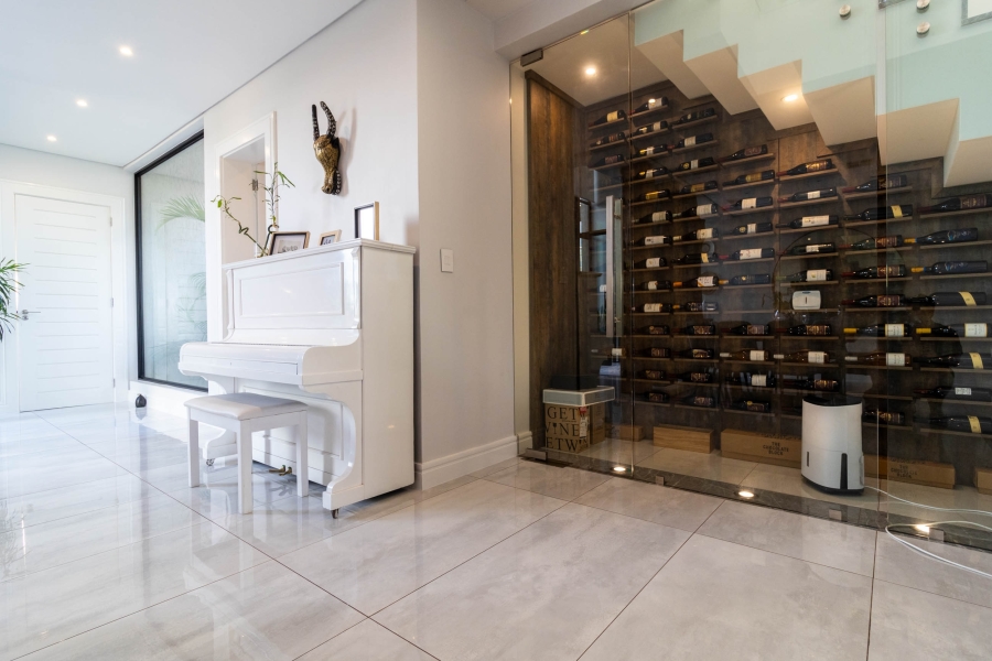 5 Bedroom Property for Sale in Eye of Africa Gauteng