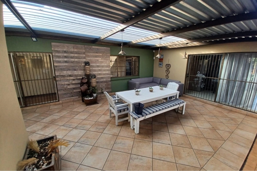 4 Bedroom Property for Sale in Dalview Gauteng