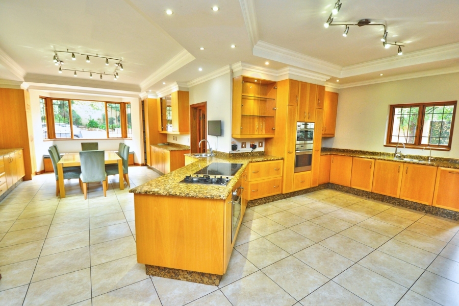 To Let 6 Bedroom Property for Rent in Morningside Ext 40 Gauteng