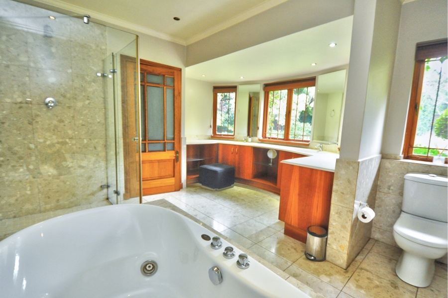 To Let 6 Bedroom Property for Rent in Morningside Ext 40 Gauteng
