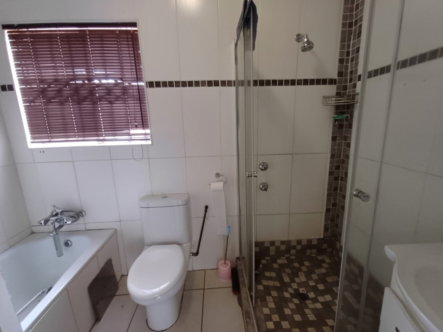 3 Bedroom Property for Sale in Eldorette Gauteng