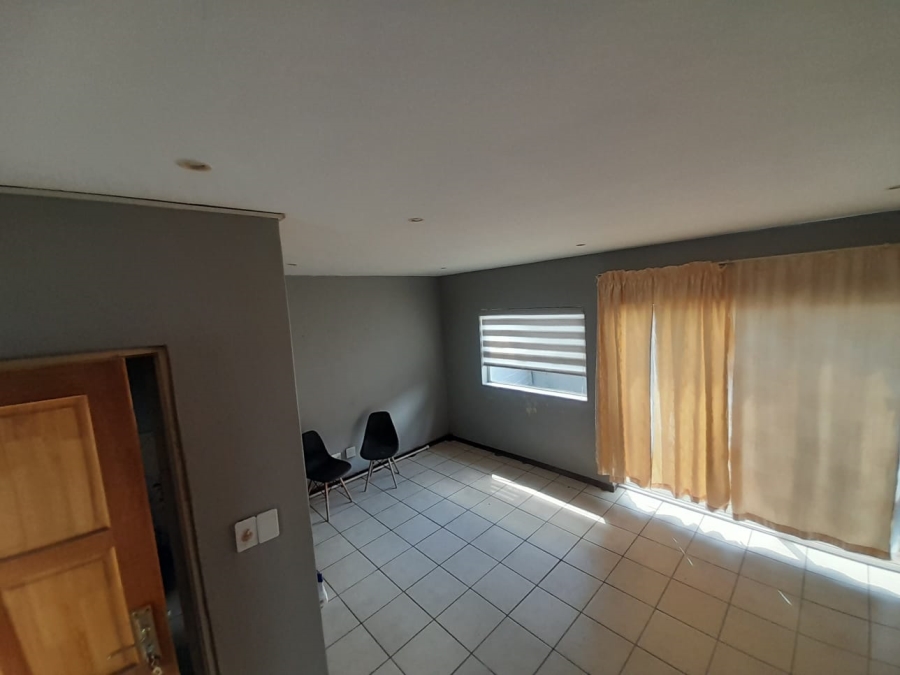 2 Bedroom Property for Sale in Pretoria North Gauteng