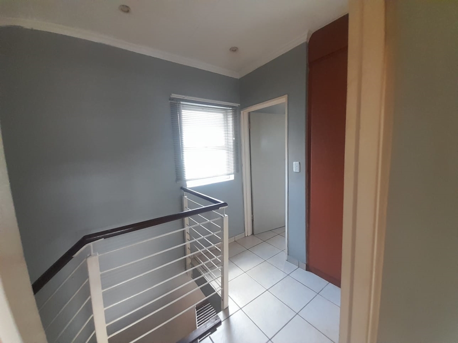 2 Bedroom Property for Sale in Pretoria North Gauteng
