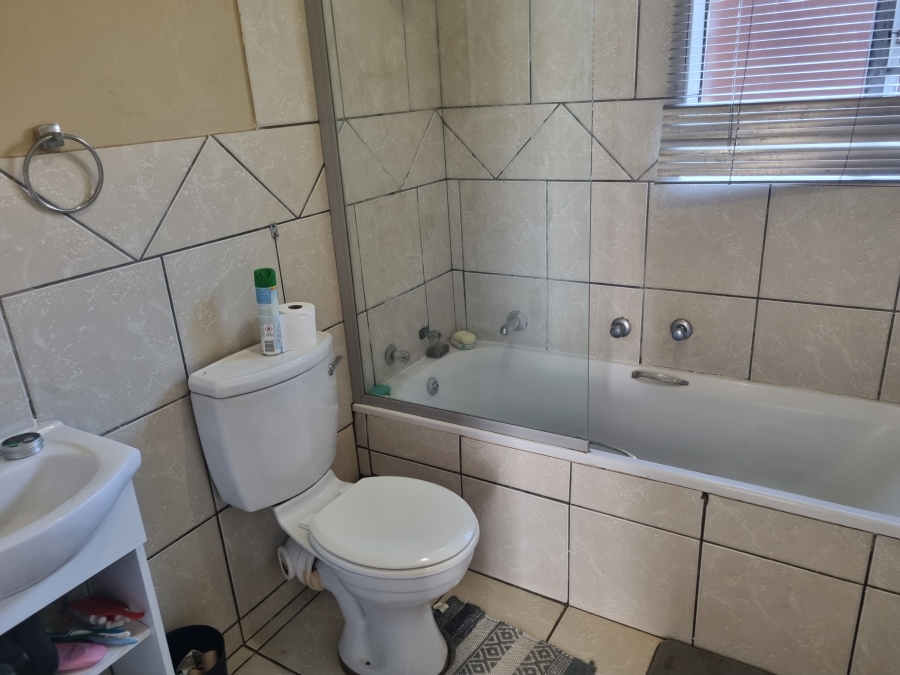 2 Bedroom Property for Sale in Clarina Gauteng