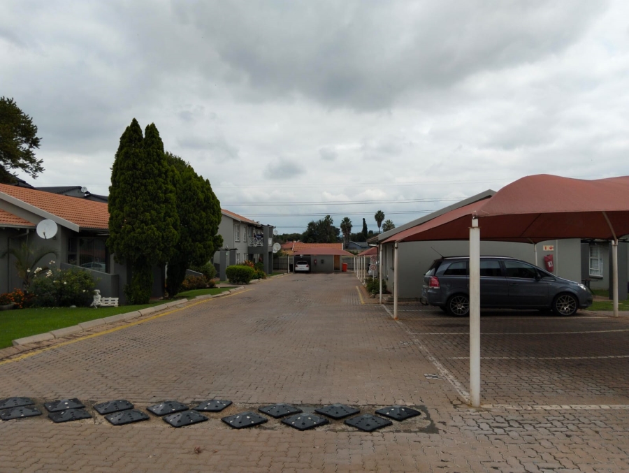 2 Bedroom Property for Sale in Verwoerdpark Gauteng