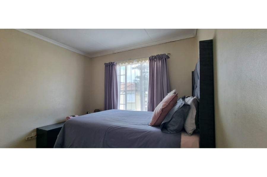 2 Bedroom Property for Sale in Meredale Gauteng