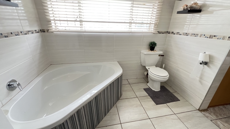 3 Bedroom Property for Sale in Greenhills Ext 3 Gauteng