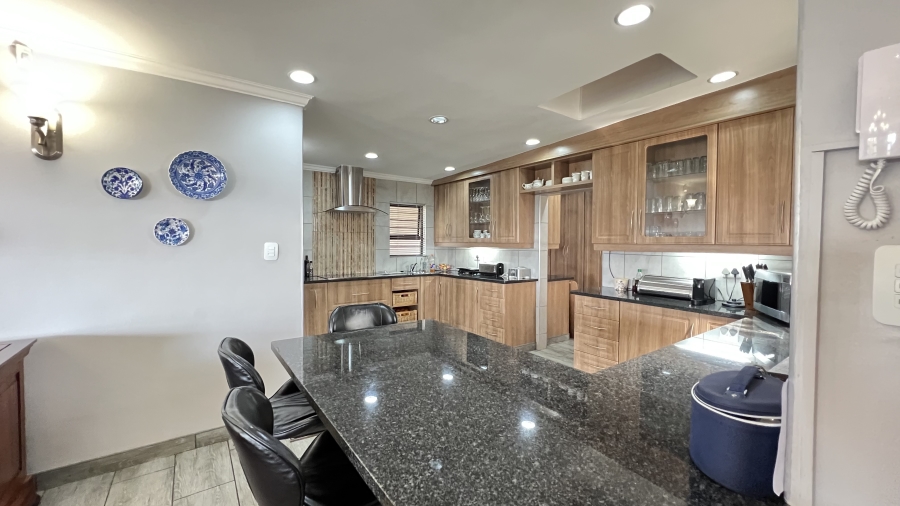 7 Bedroom Property for Sale in Rangeview Gauteng