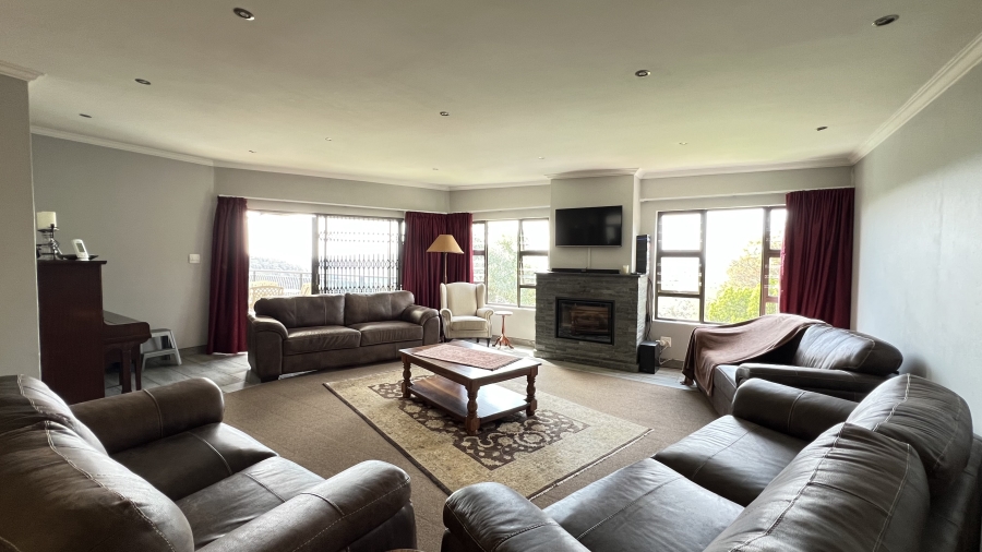 7 Bedroom Property for Sale in Rangeview Gauteng