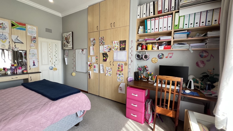 7 Bedroom Property for Sale in Rangeview Gauteng