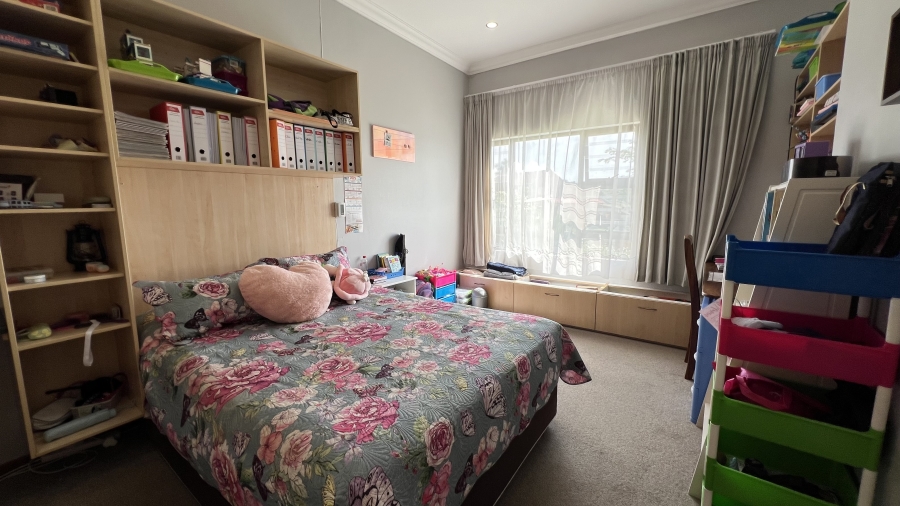 7 Bedroom Property for Sale in Rangeview Gauteng