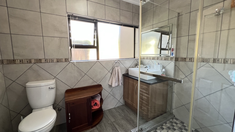 7 Bedroom Property for Sale in Rangeview Gauteng