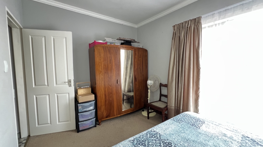 7 Bedroom Property for Sale in Rangeview Gauteng