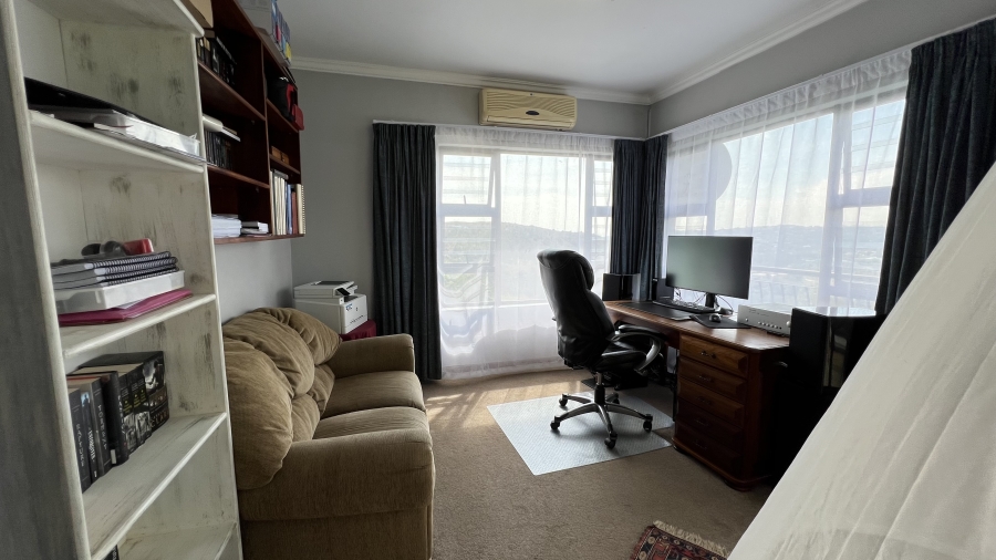 7 Bedroom Property for Sale in Rangeview Gauteng