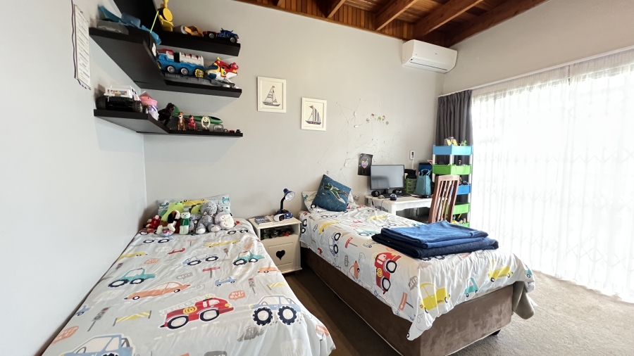 7 Bedroom Property for Sale in Rangeview Gauteng