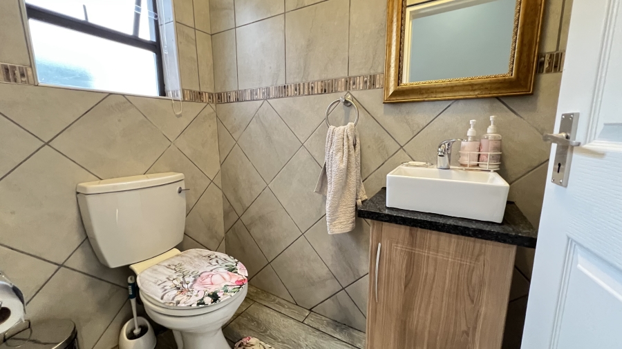 7 Bedroom Property for Sale in Rangeview Gauteng