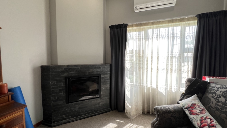 7 Bedroom Property for Sale in Rangeview Gauteng