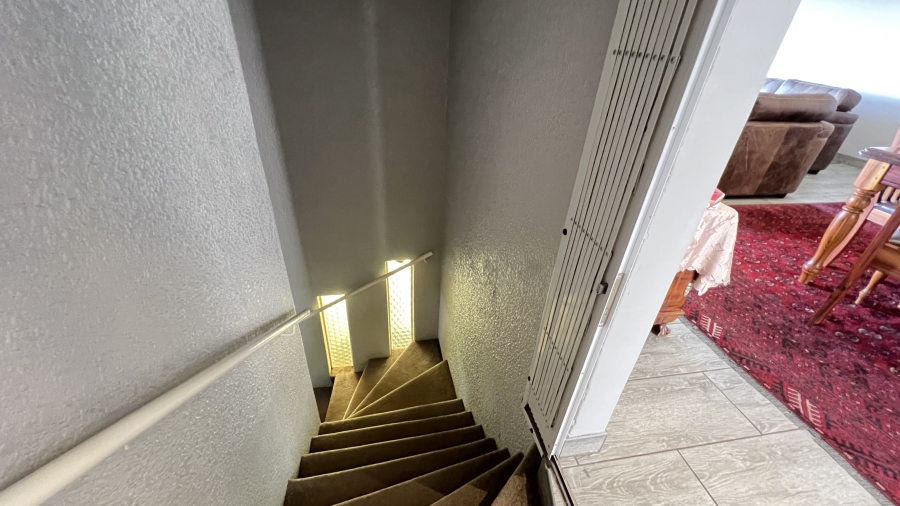 7 Bedroom Property for Sale in Rangeview Gauteng