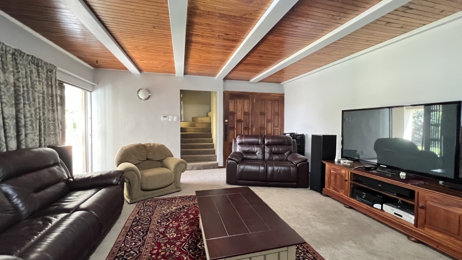 7 Bedroom Property for Sale in Rangeview Gauteng