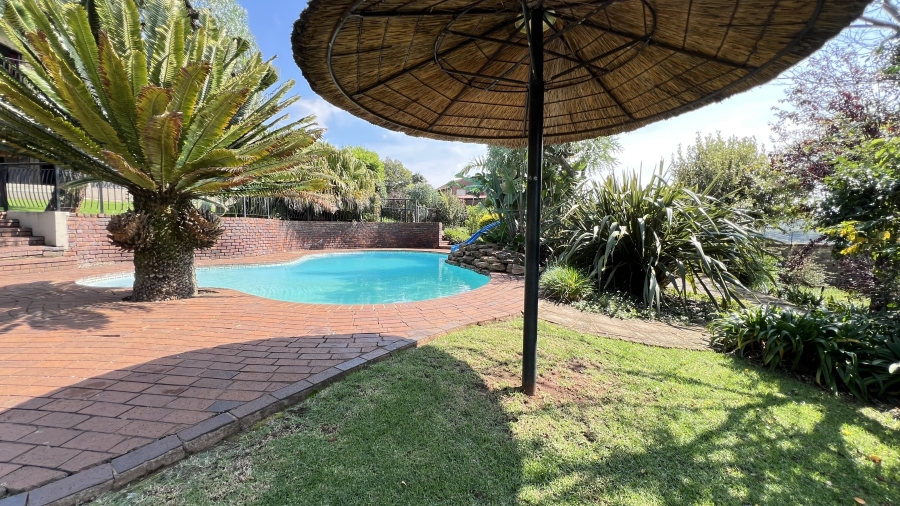 7 Bedroom Property for Sale in Rangeview Gauteng