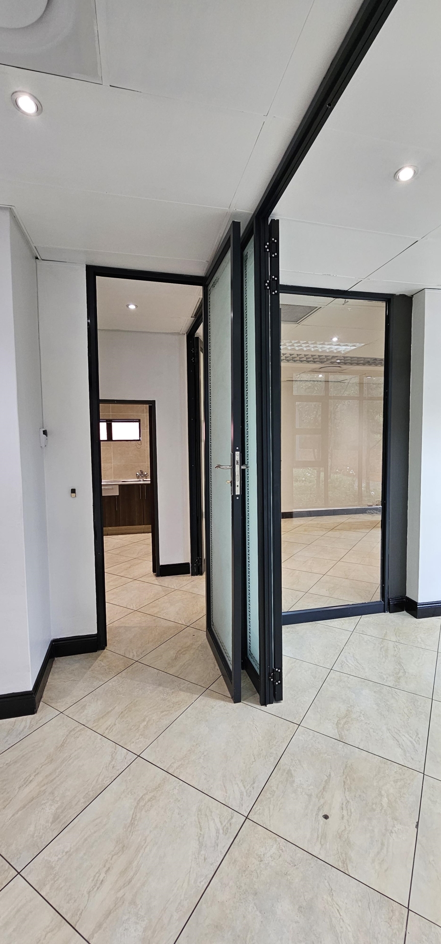 To Let commercial Property for Rent in Die Hoewes Gauteng
