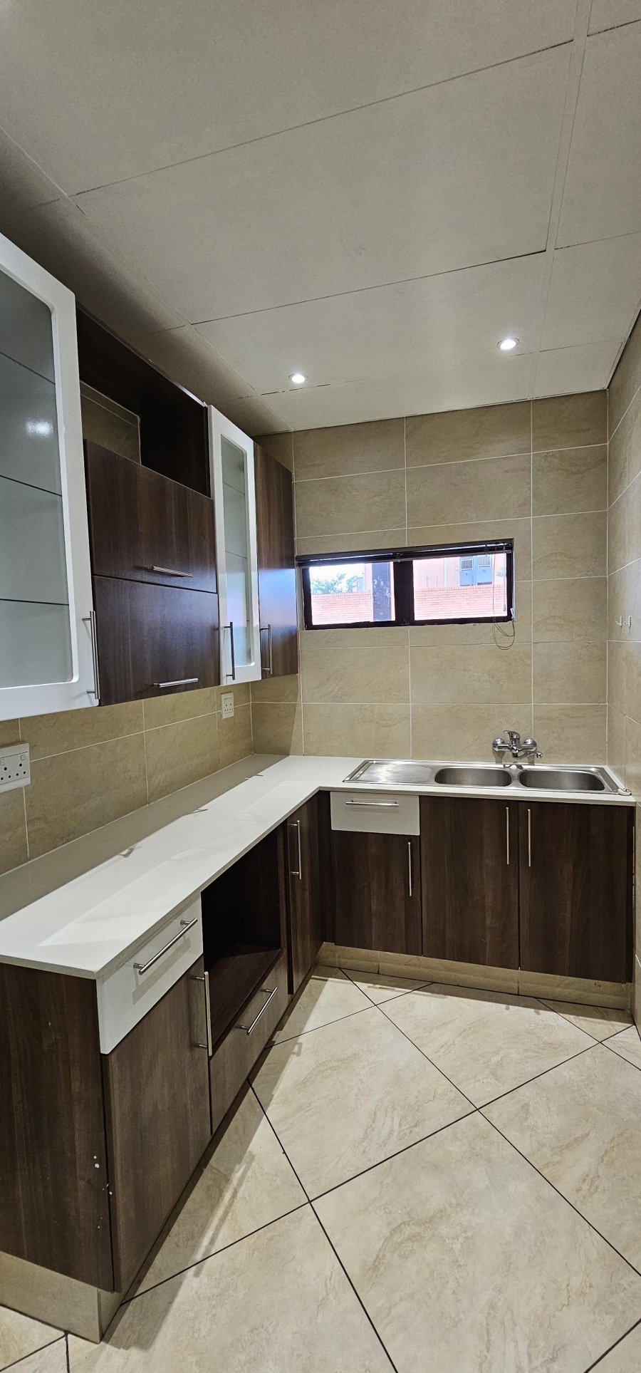 To Let commercial Property for Rent in Die Hoewes Gauteng