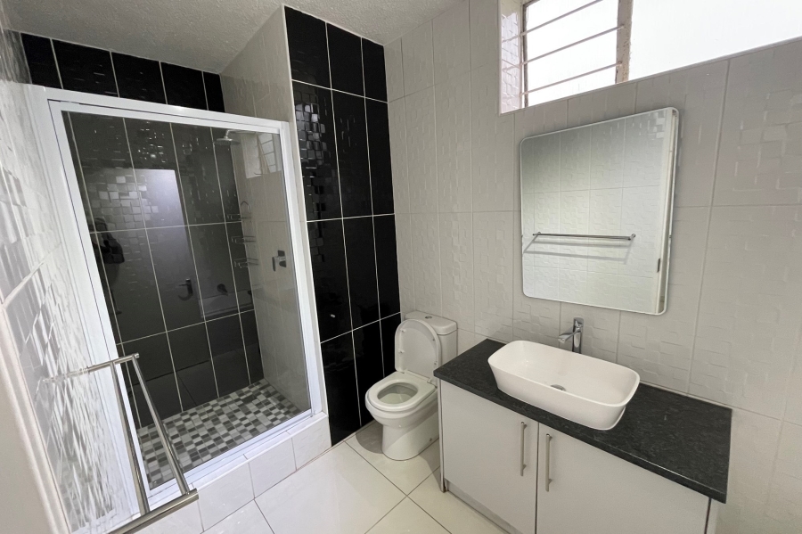 3 Bedroom Property for Sale in Sandhurst Gauteng