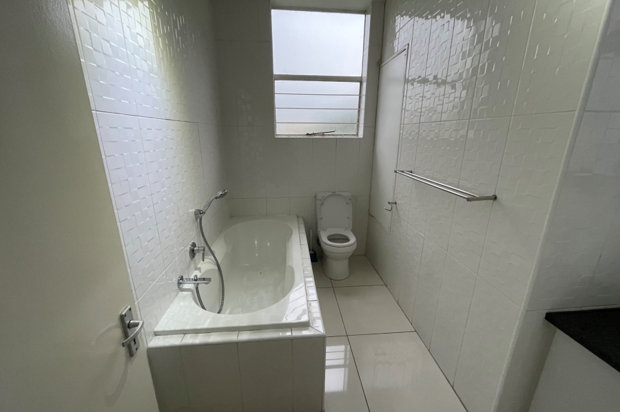 3 Bedroom Property for Sale in Sandhurst Gauteng
