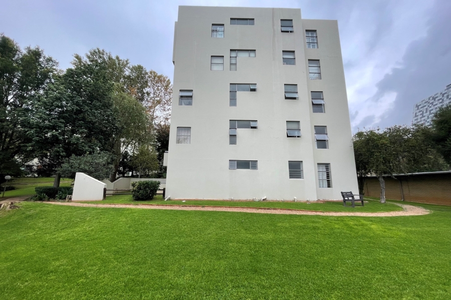 3 Bedroom Property for Sale in Sandhurst Gauteng