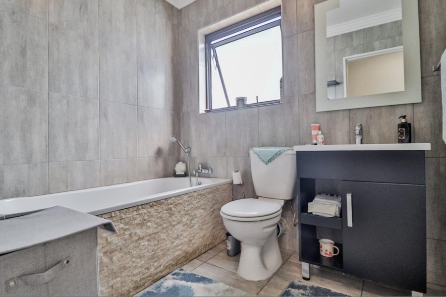 3 Bedroom Property for Sale in Marais Steyn Park Gauteng