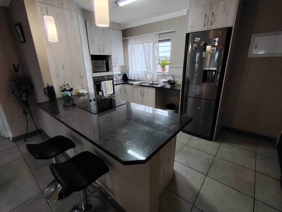 2 Bedroom Property for Sale in Amberfield Gauteng